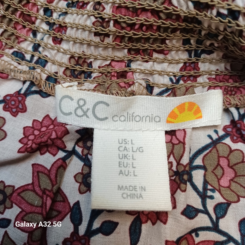 C&C California Red Ruffled Blouse with 3/4 Sleeves Size L - Picture 2 of 12
